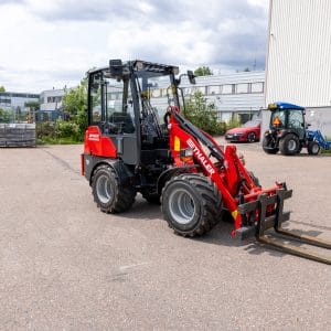 Thaler 2438 kuormaaja lämpimällä ohjaamolla