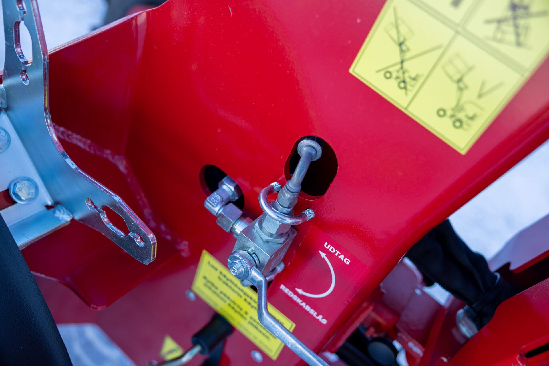 Muut kiinnikkeet hydraulisena kolmitieventiilillä (Hanalla)  ( Avant, Vila, Kramer, Volvo, ETC)