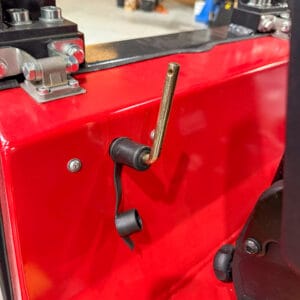 Päävirtakytkimen siirto ohjaamoon