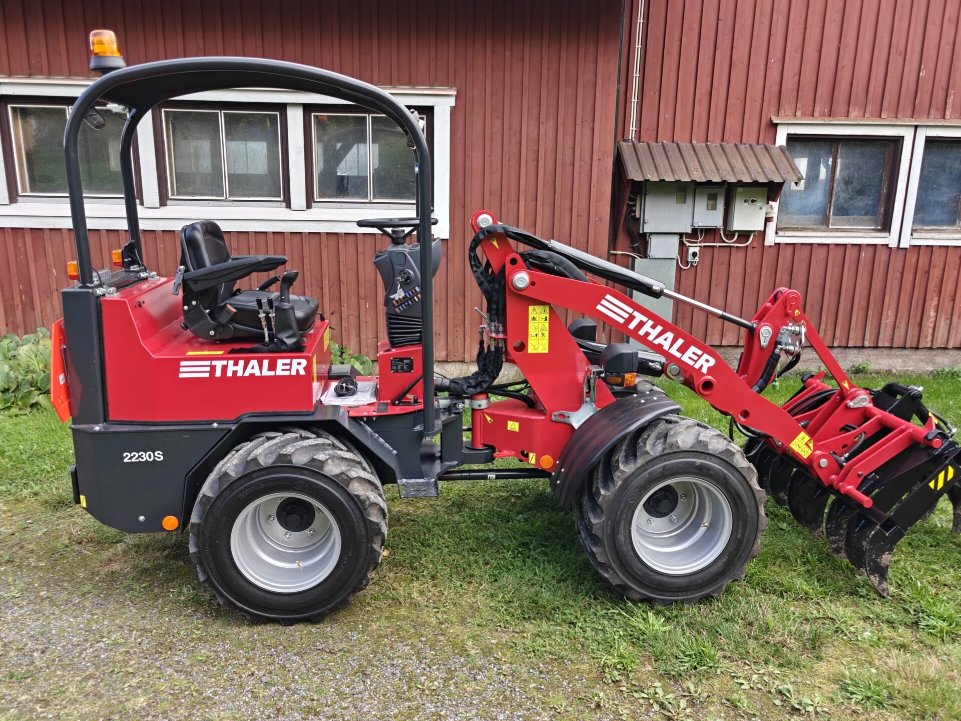 käsinojat istuimeen