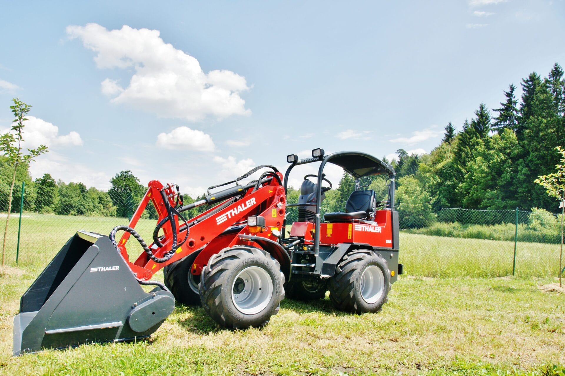 Hydraulisesti 25cm laskeva turvakaari